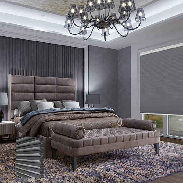 主臥室窗簾捲簾